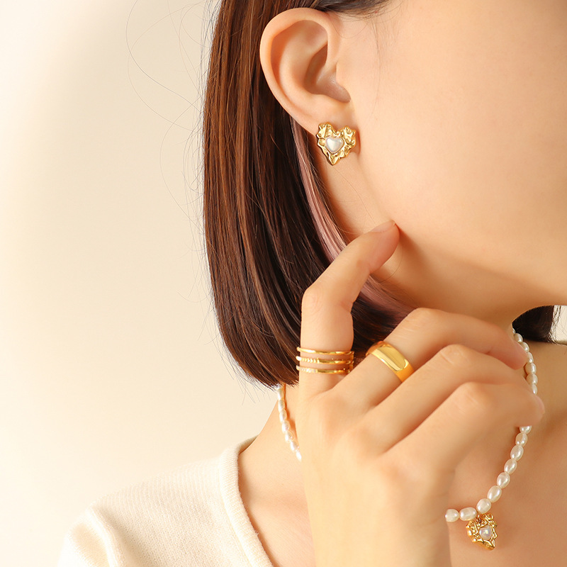 Hammerblow Texture With Pearl Earing Studs