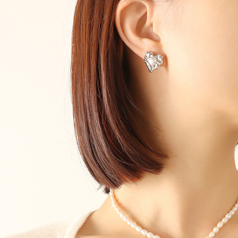 Hammerblow Texture With Pearl Earing Studs