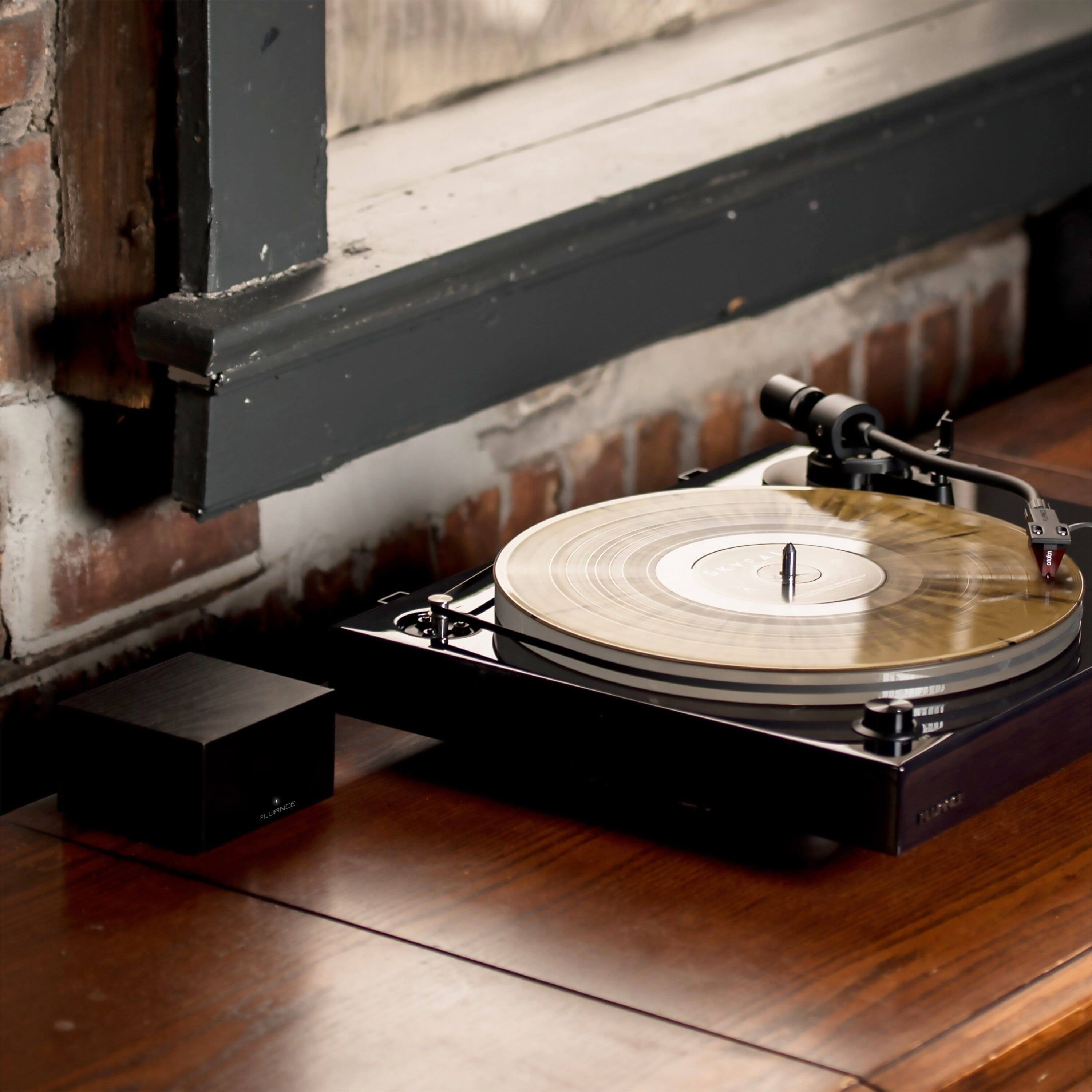 High Fidelity Record Player with Speakers for Audiophiles Retrolife