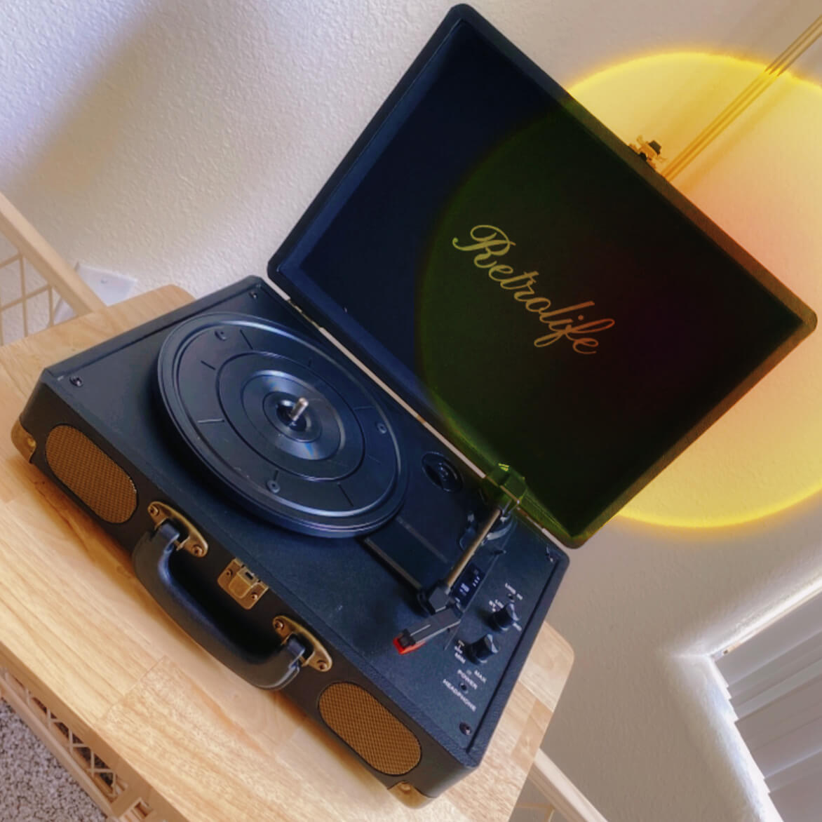 Belt-Driven Vintage Portable Turntable with Bluetooth Wireless Black