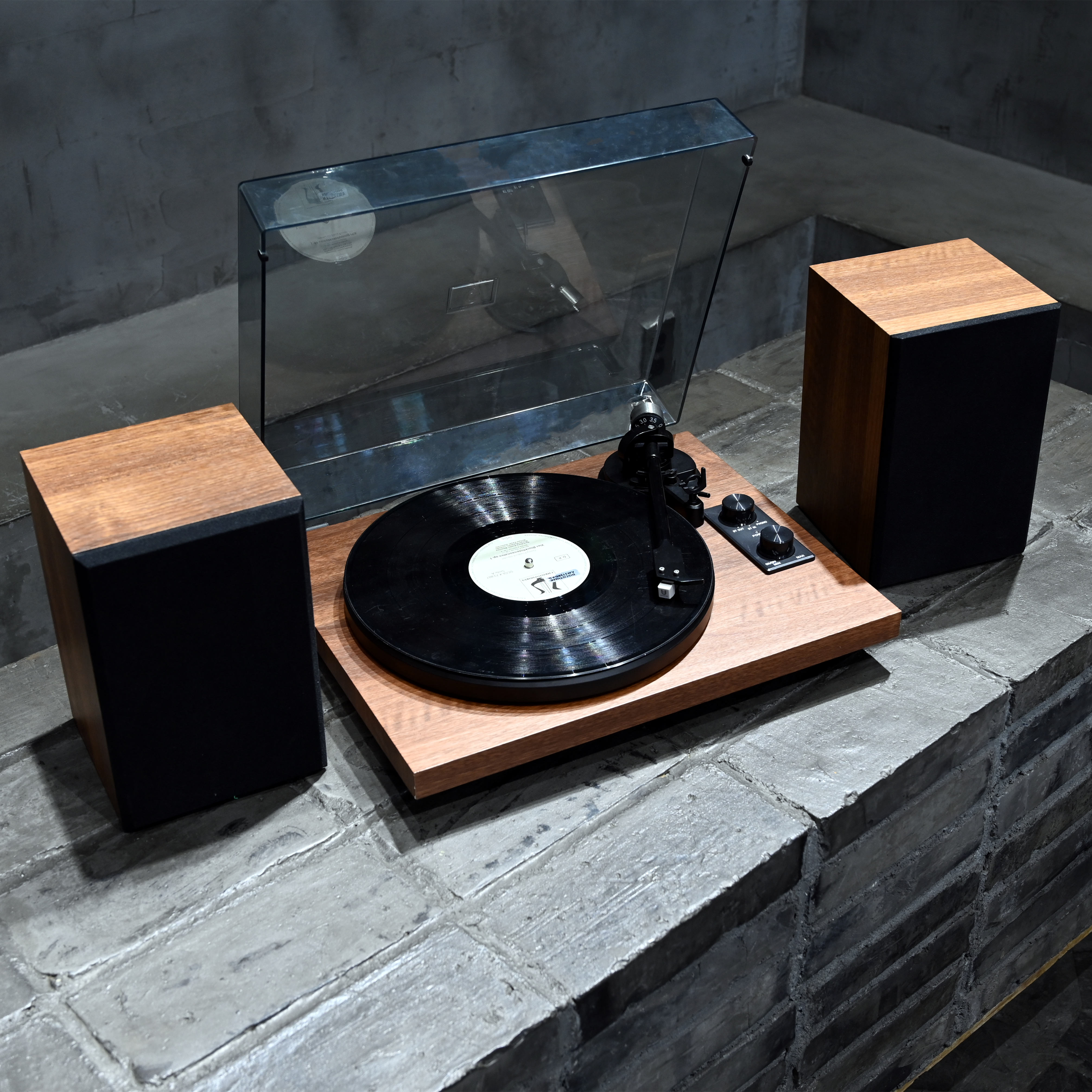 Turntable With Dual Speakers Retrolife