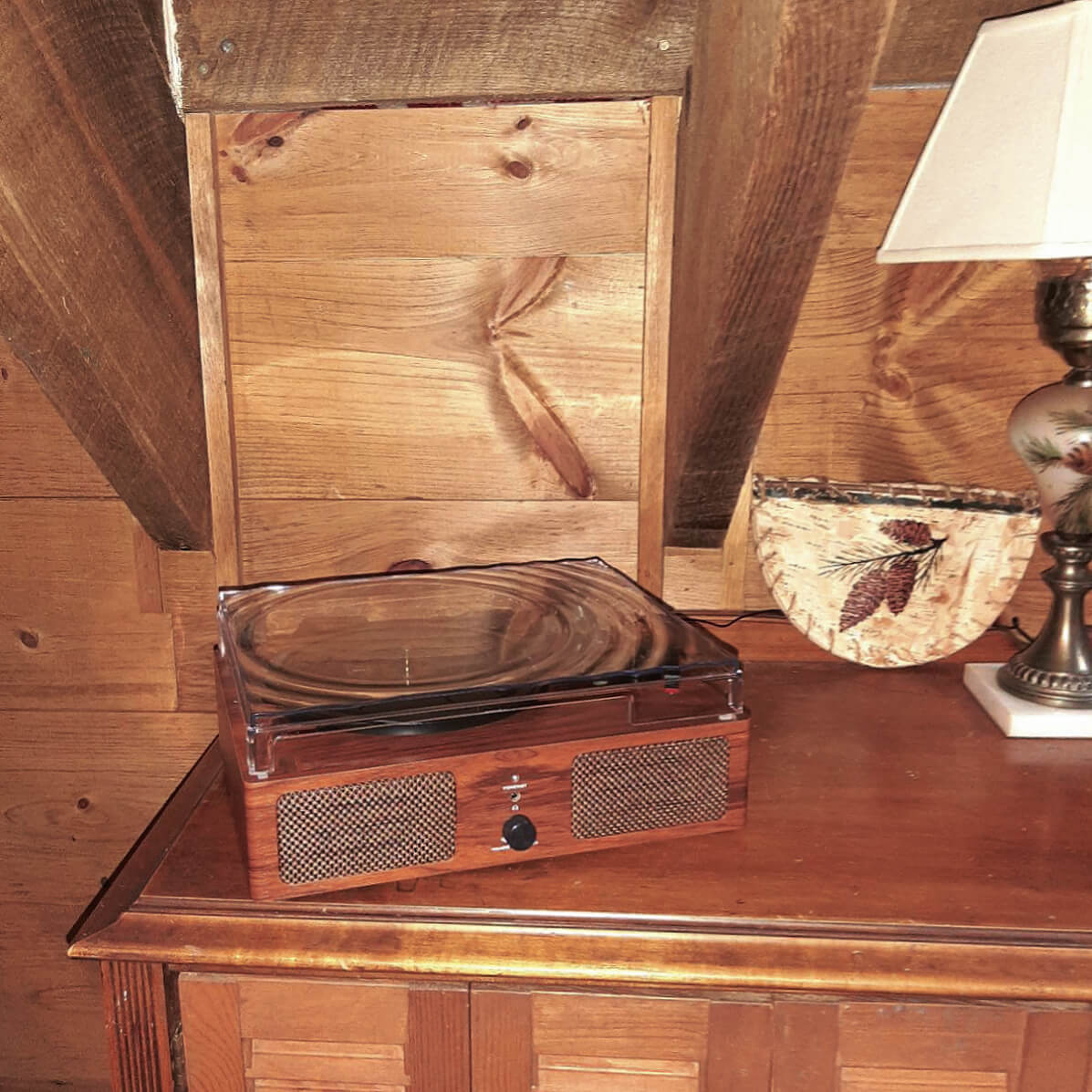 Vintage Wood Design Record Player with radio