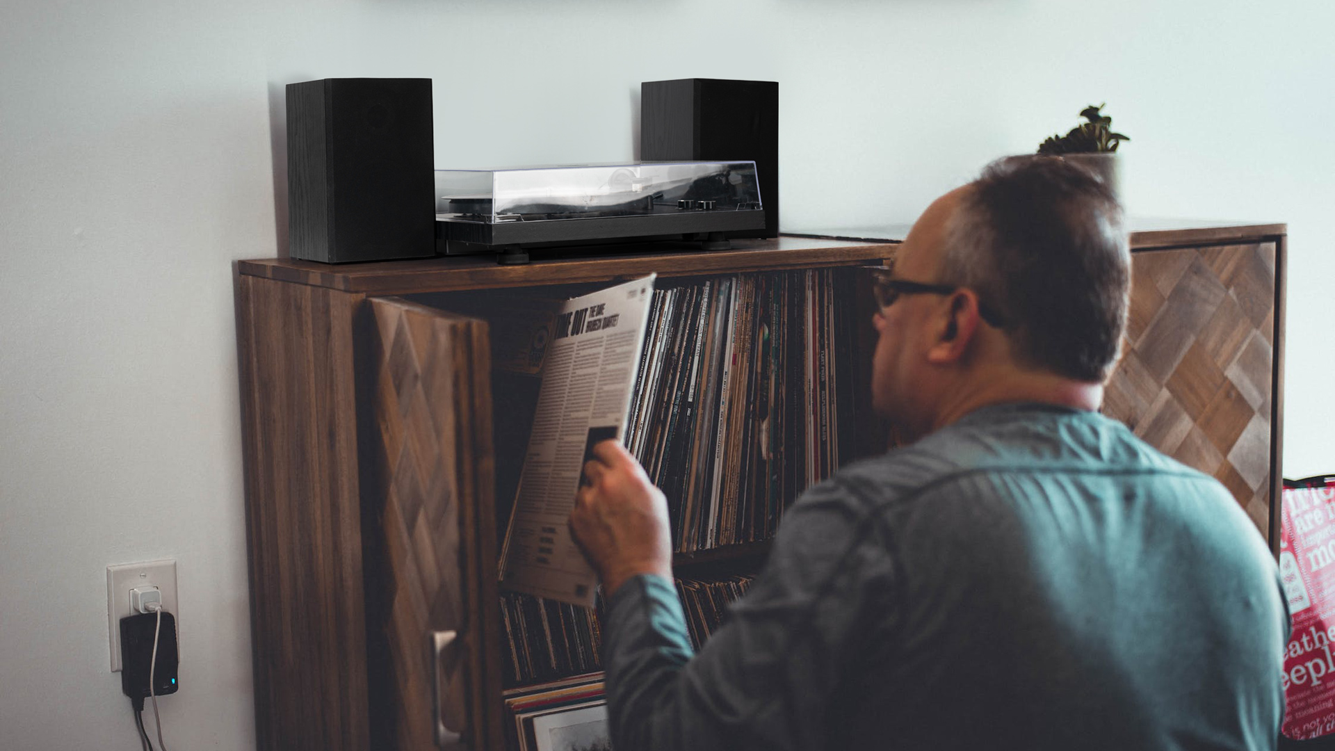 RetroLife-High-Fidelity-Turntable-Systems-for-Father's-Day