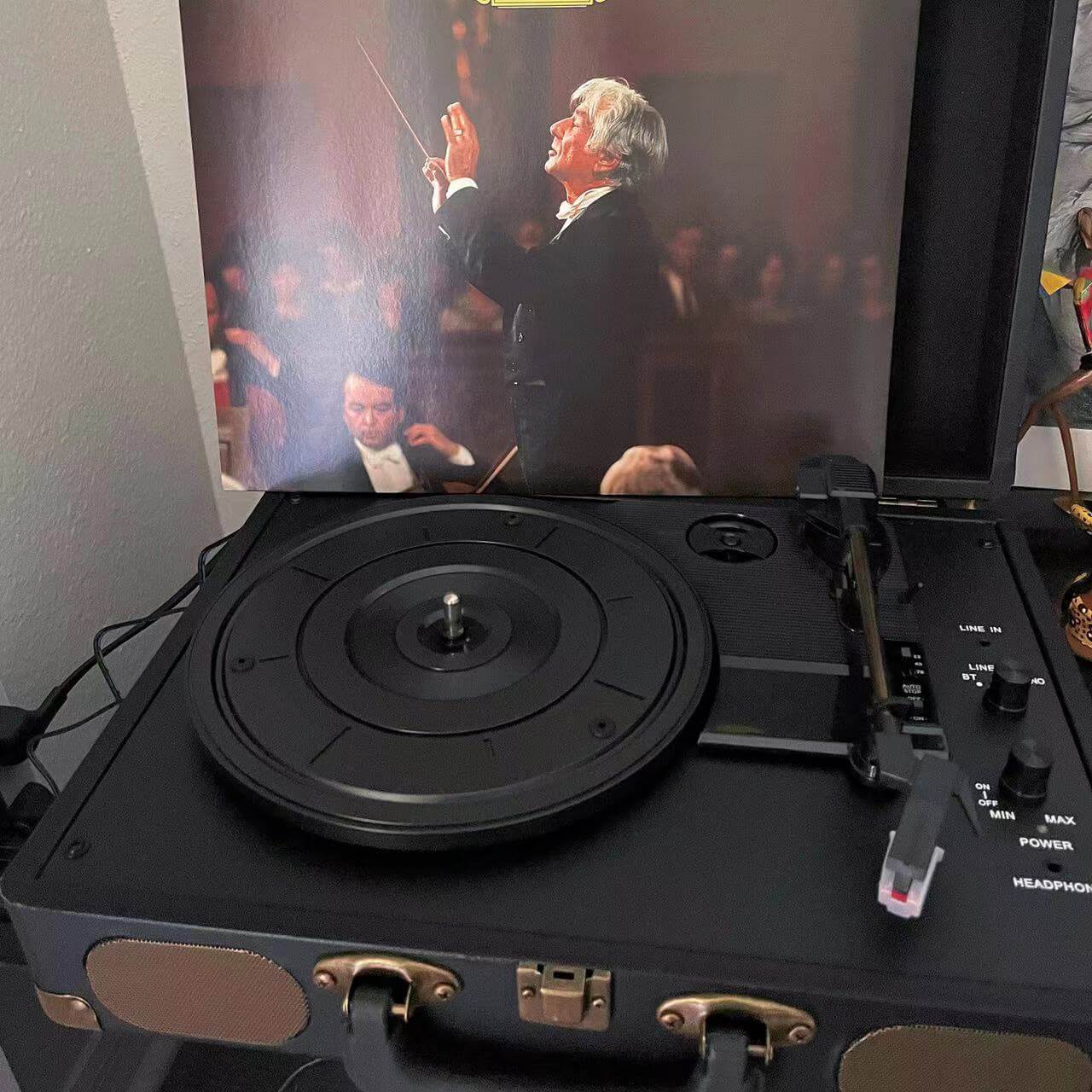 Belt-Driven Vintage Portable Turntable with Bluetooth Wireless Black