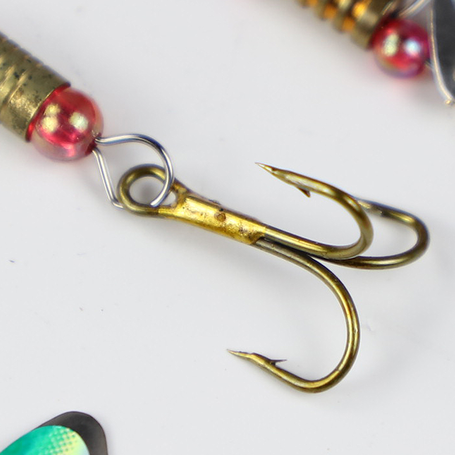 FREE FISHER 30pcs/set Assorted Metal Spinners Fishing Lures Spoon Crankbait Spinnerbaits Laser Sequins with Treble Hooks for Bass Pike Trout