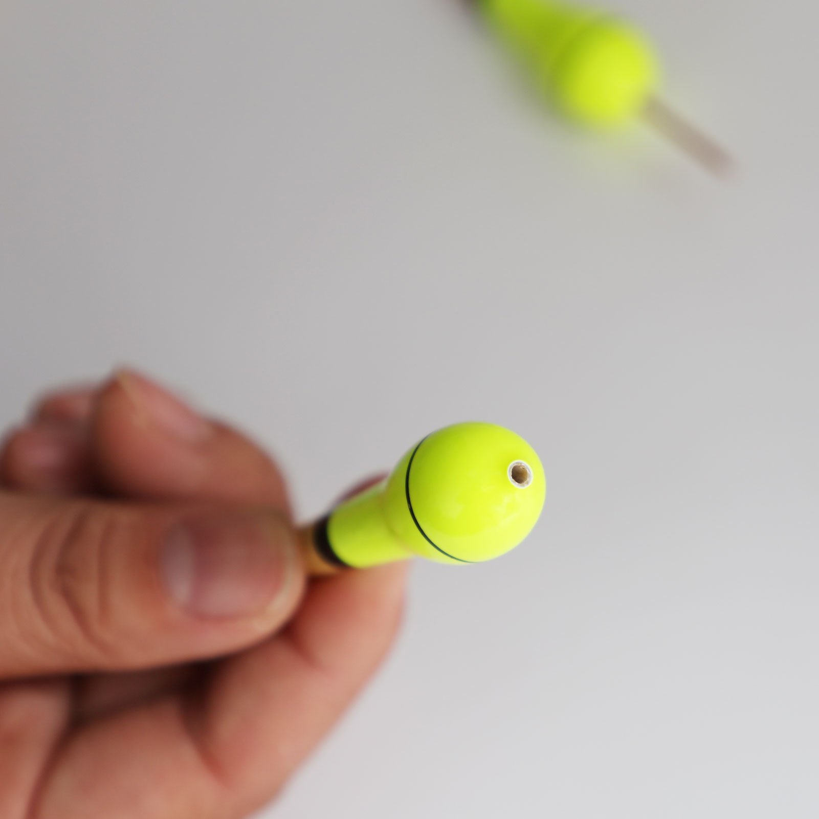 FREE FISHER 10Pcs Fishing Bobbers Paulownia Cork Float Heavy Current Balsa Wood Fishing Floats Set 8.5cm/2g Flotteur Peche Coup Pesca