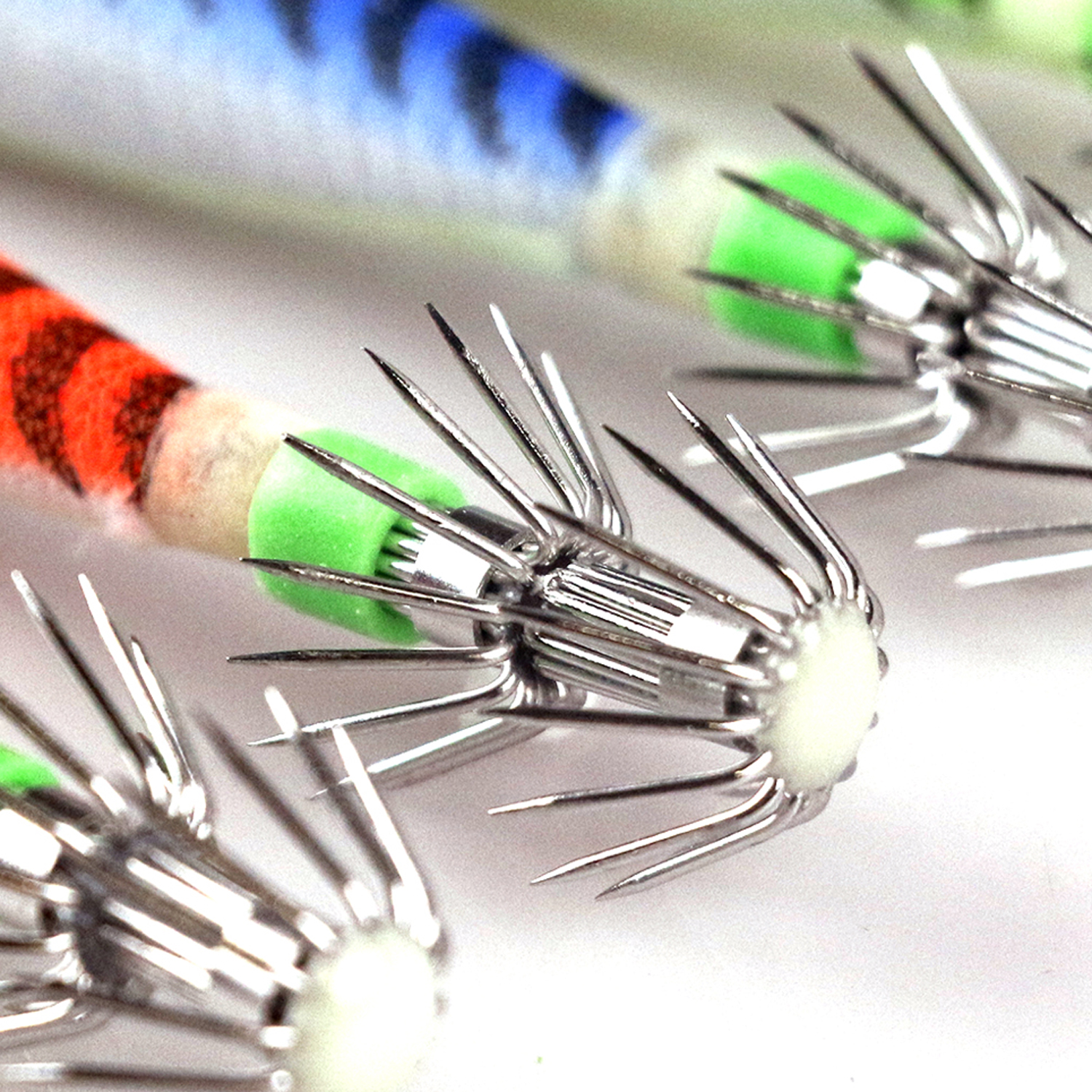 FREE FISHER Wholesale 100pcs Luminous Shrimp Baits Cloth Artificial Fishing Squids 10.5cm 7g Jigs Night Dawn Lures for Octopus Cuttlefish