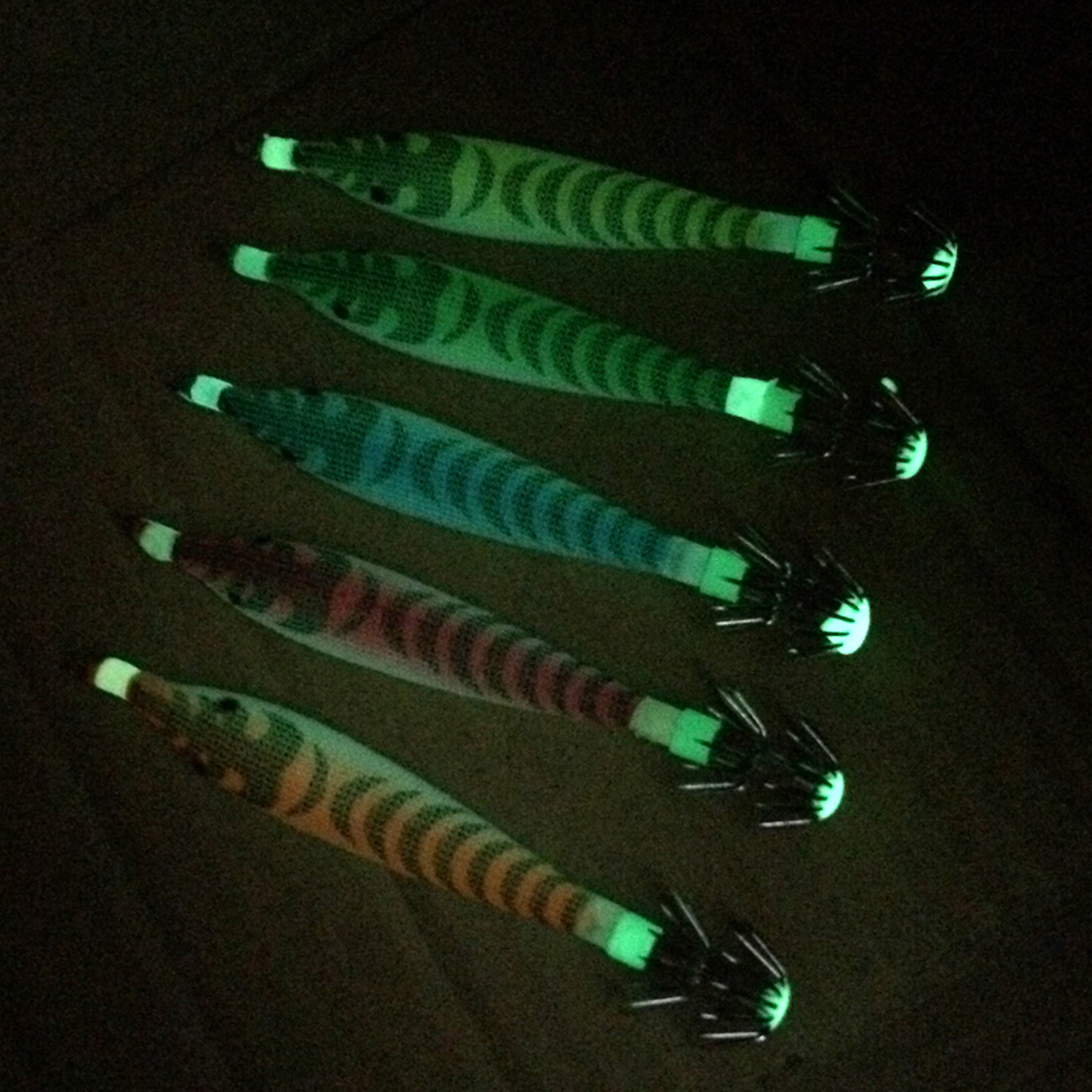 FREE FISHER Wholesale 100pcs Luminous Shrimp Baits Cloth Artificial Fishing Squids 10.5cm 7g Jigs Night Dawn Lures for Octopus Cuttlefish