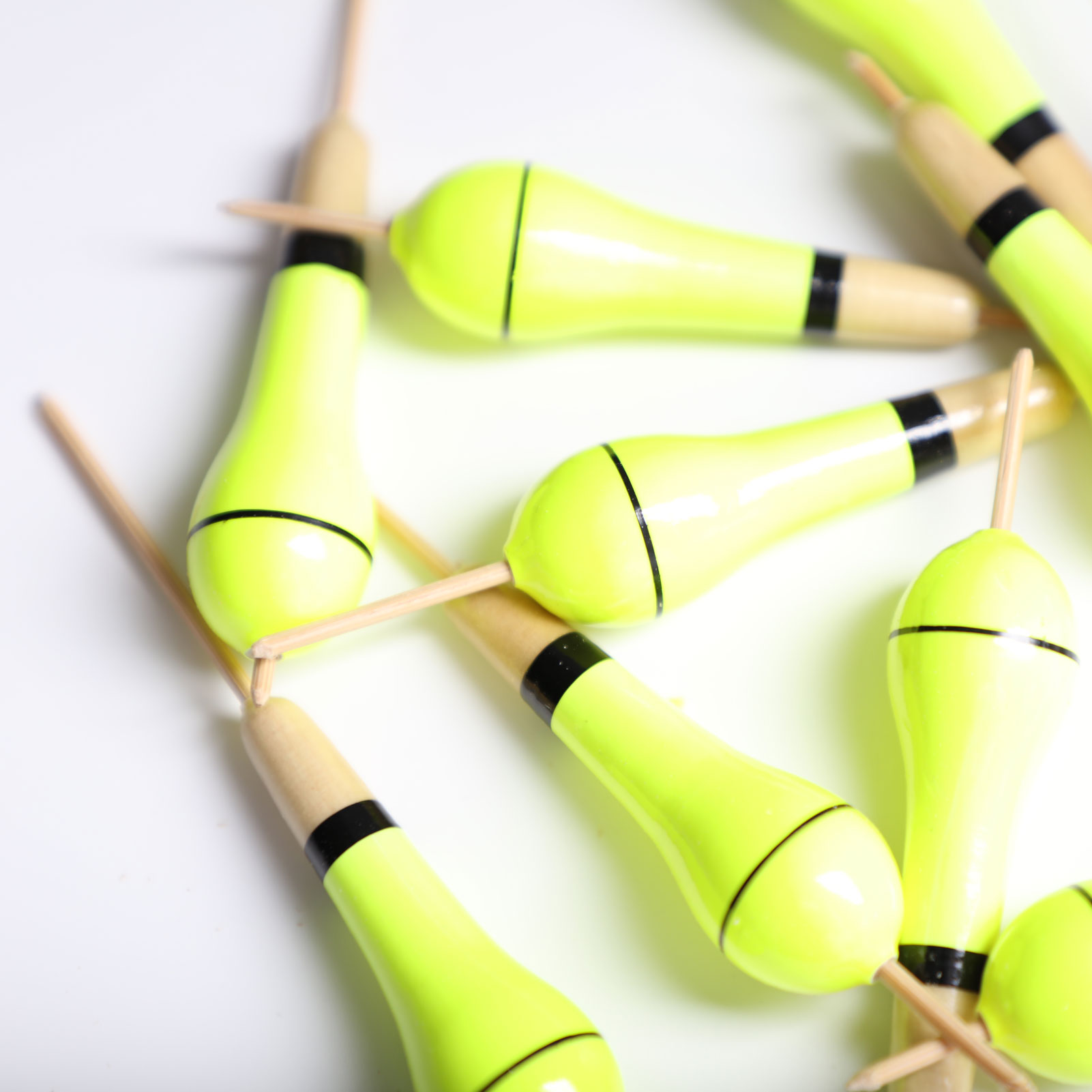 FREE FISHER Wholesale 50pcs Fishing Bobbers 8.5cm/2g Paulownia Cork Float Heavy Current Full Wood Fishing Floats Set Flotteur Pesca