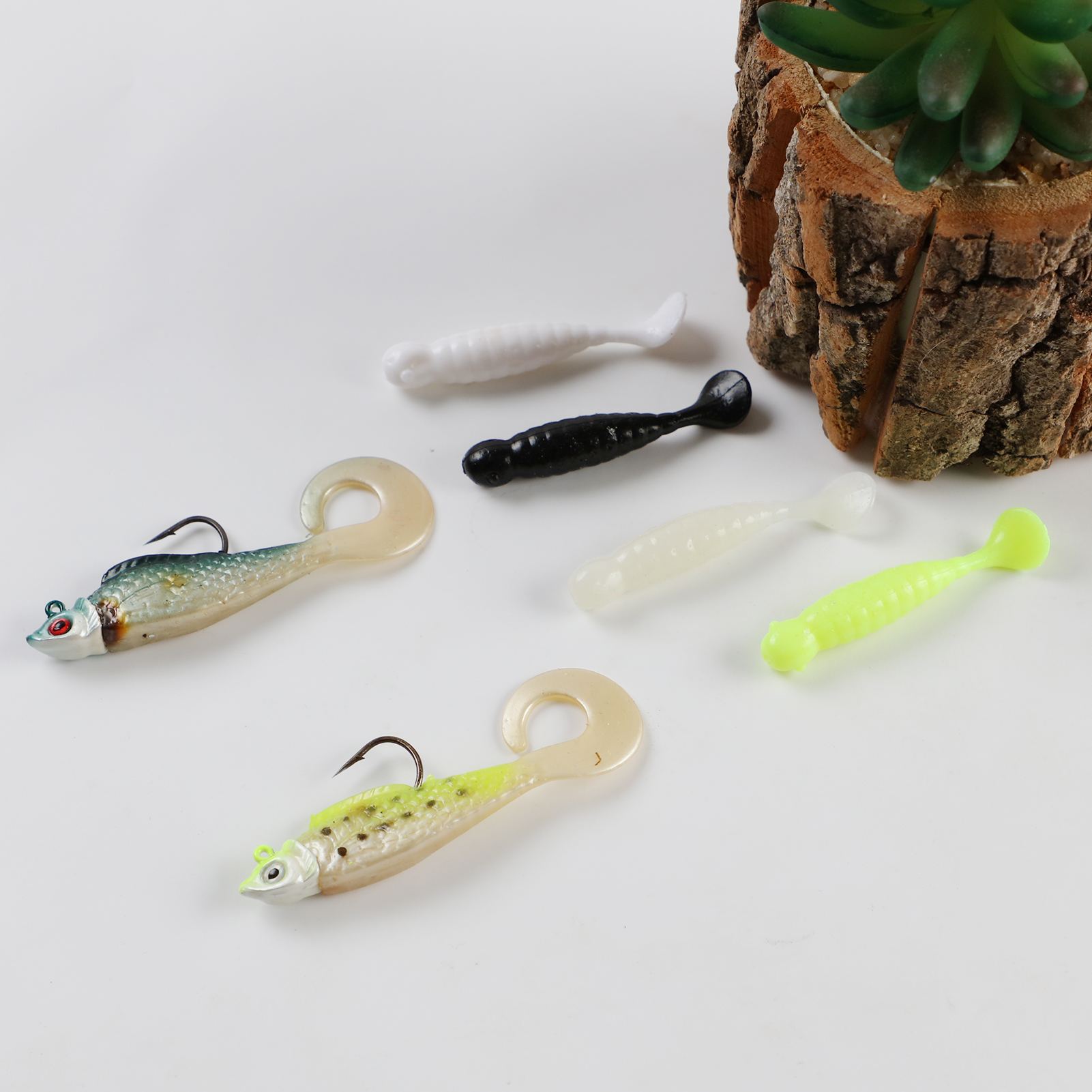 FREE FISHER Fishing Soft Lures Set 60pcs Baits with Plastic 5-Grid Clear Box Wobbler Swimbait Artificial T-tail Bionic Baits for Carp/Bass Fishing