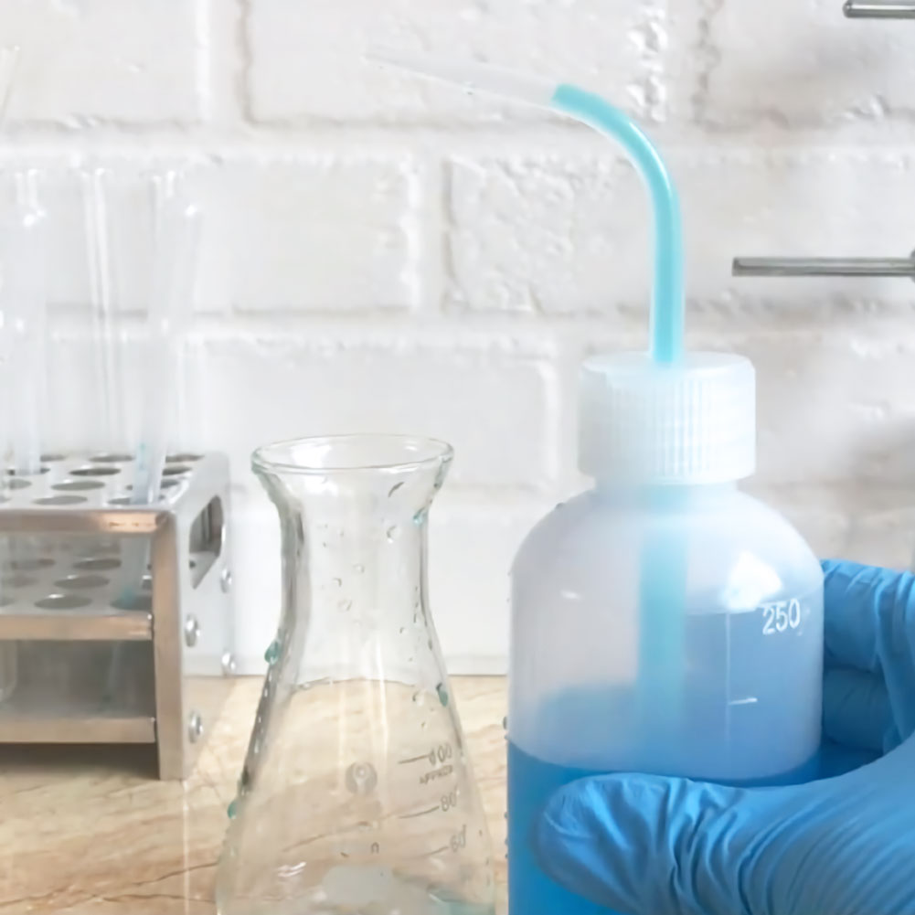 ADAMAS-BETA Plastic Washing Bottle PP White Large Capacity 250-1000ml Lab Graduated Washing Bottles with Cusp Tube Squeeze Diffuser Bottle