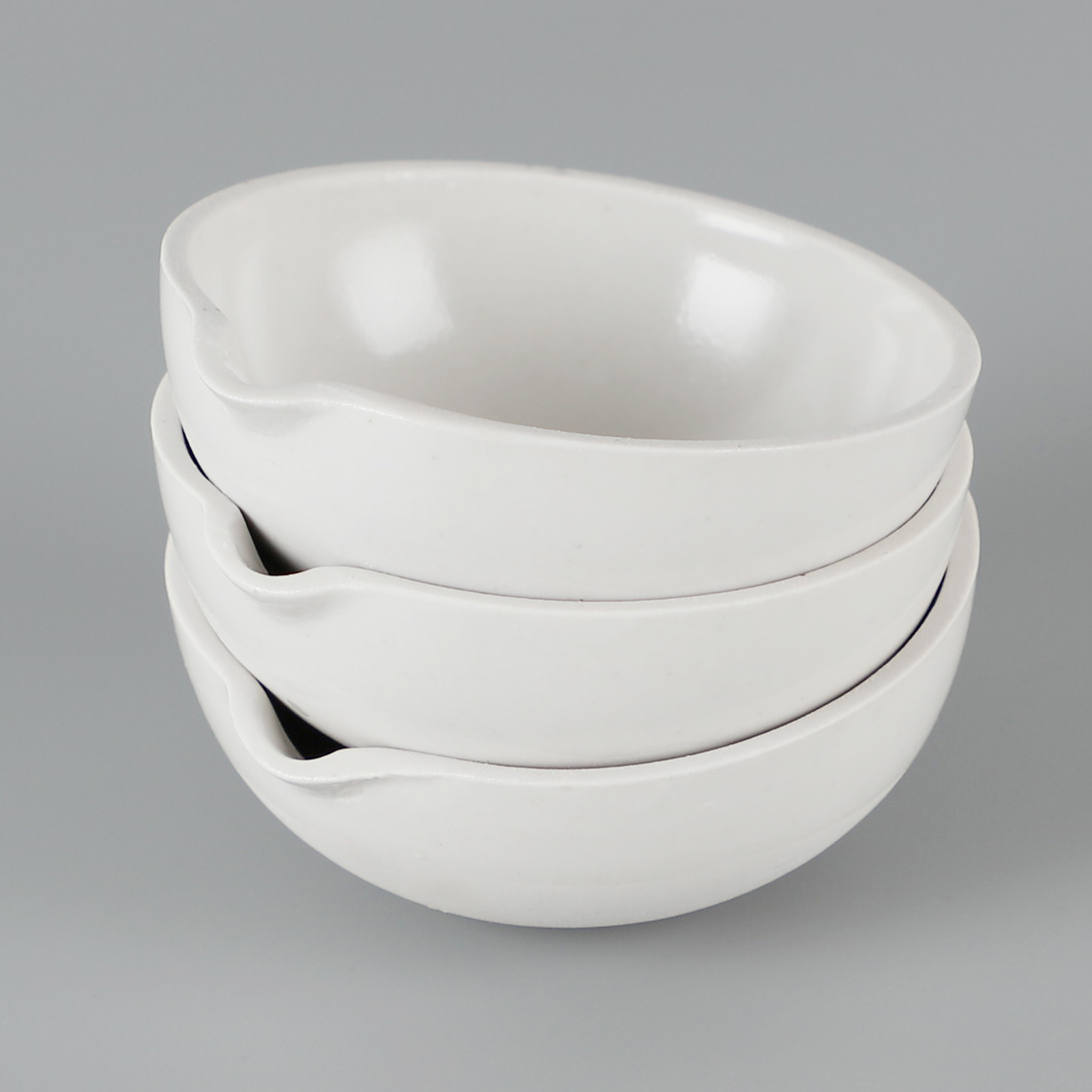 ADAMAS BETA Laboratory Ceramic Evaporating Dish Diameter 60-300mm 35-3000ml Round Dish with Outlet for Concentration Crystallization Experiment