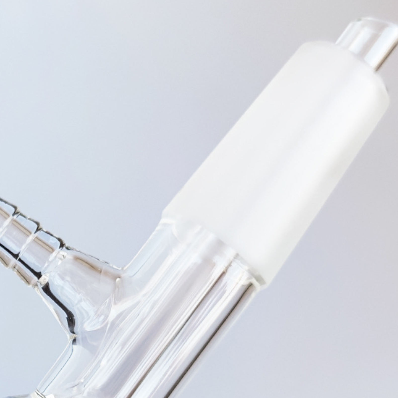 ADAMAS-BETA Glass Laboratory Chromatographic Column with Liquid Storage Ball PTFE Piston Grinding Mouth for Separation Experiment