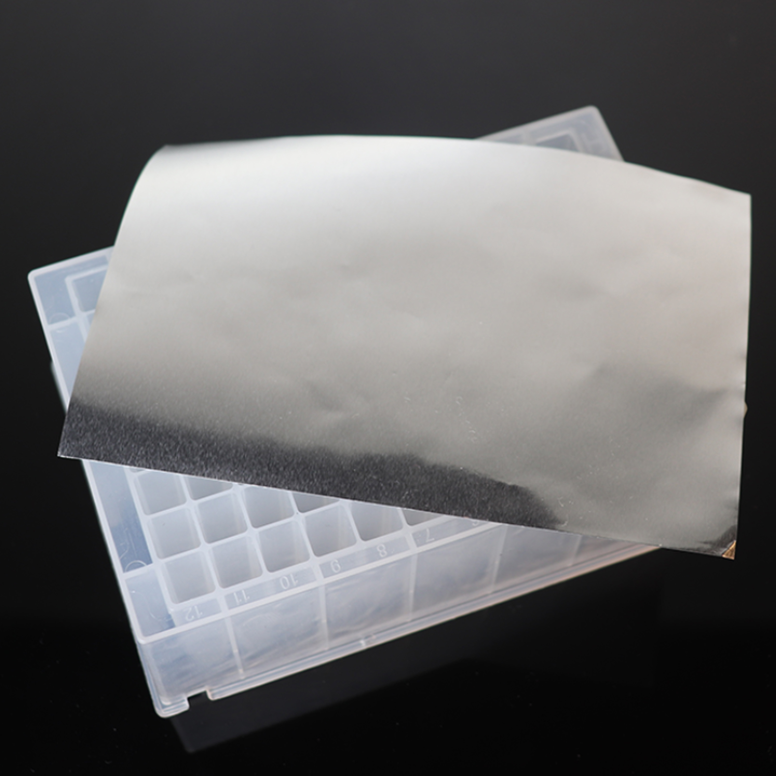 ADAMAS BETA Lab Non Sterilization Aluminum Sealing Plate Films Pasteable Laboratory Sealing Membrane for 96-Well/384-Well Plate(Pack of 100)