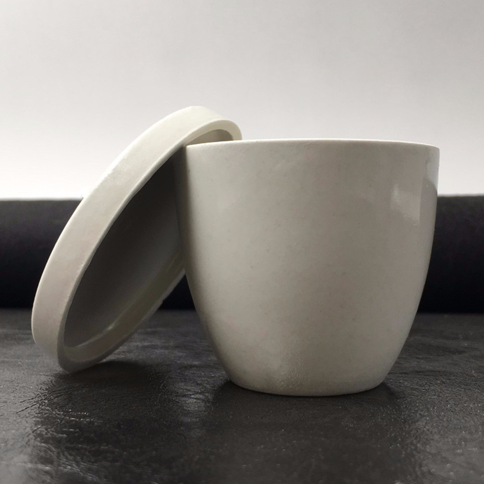 ADAMAS BETA Laboratory Ceramic Crucible Set with 200-600mm Round Electroplating Crucible Pliers 5-300ml Crucible Tong for Melting Casting Experiment