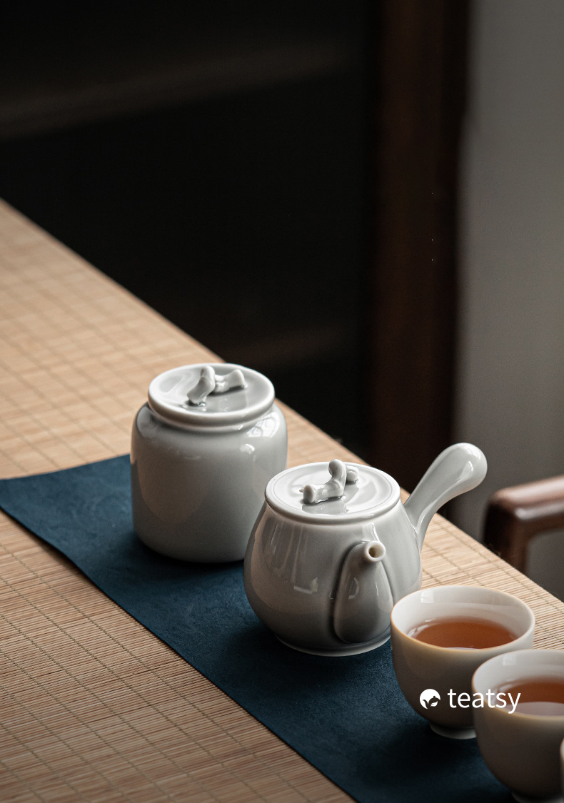 [SALE]"Quiet Bamboo" Handmade Ice-gray Glaze Ceramic Tea Canister-TeaTsy Official Website