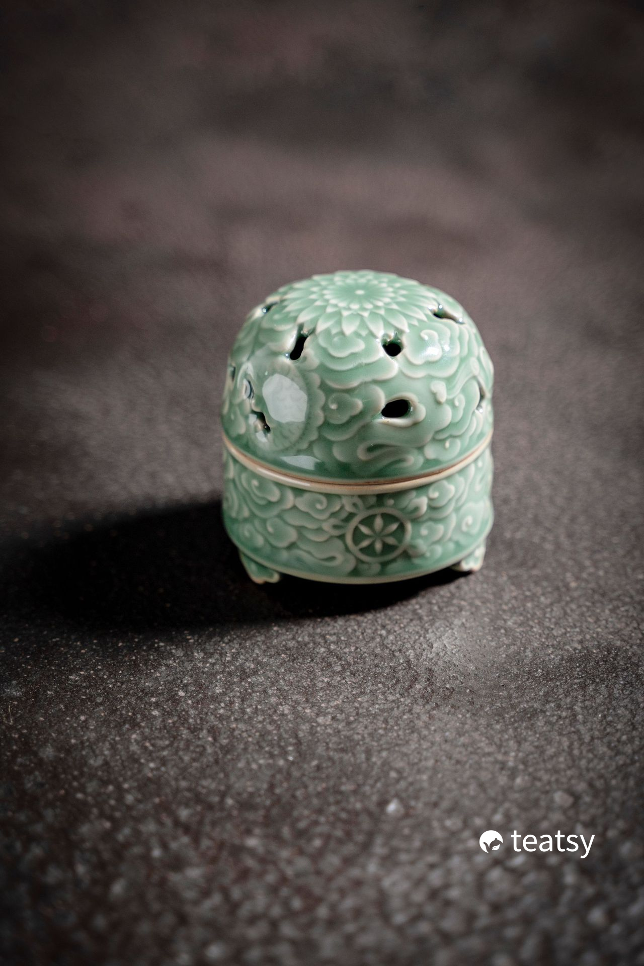 [SALE]“Peony” - Antique Style Yue Kiln Celadon Incense Burner/Holder-TeaTsy Official Website