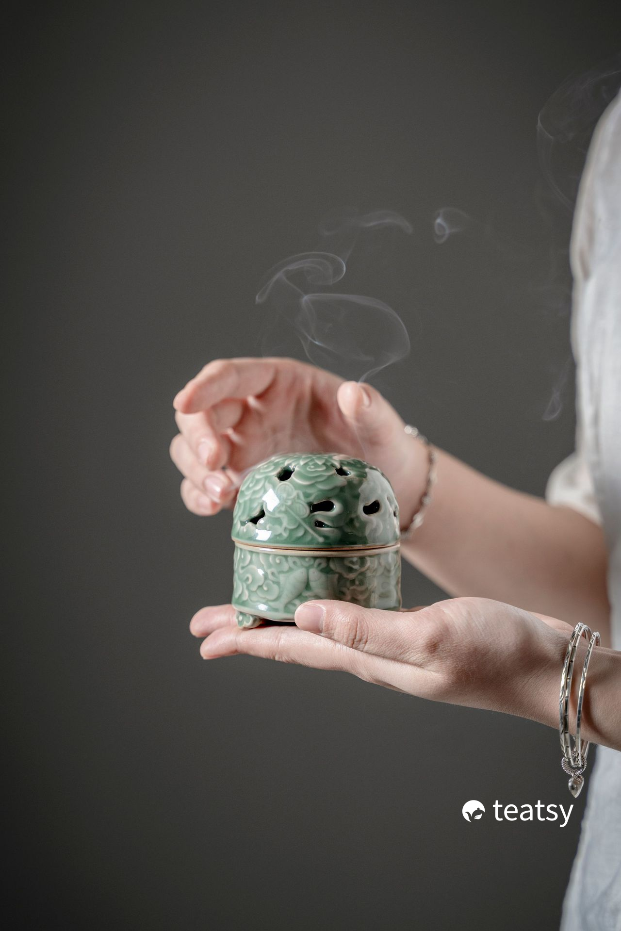 [SALE]“Peony” - Antique Style Yue Kiln Celadon Incense Burner/Holder-TeaTsy Official Website