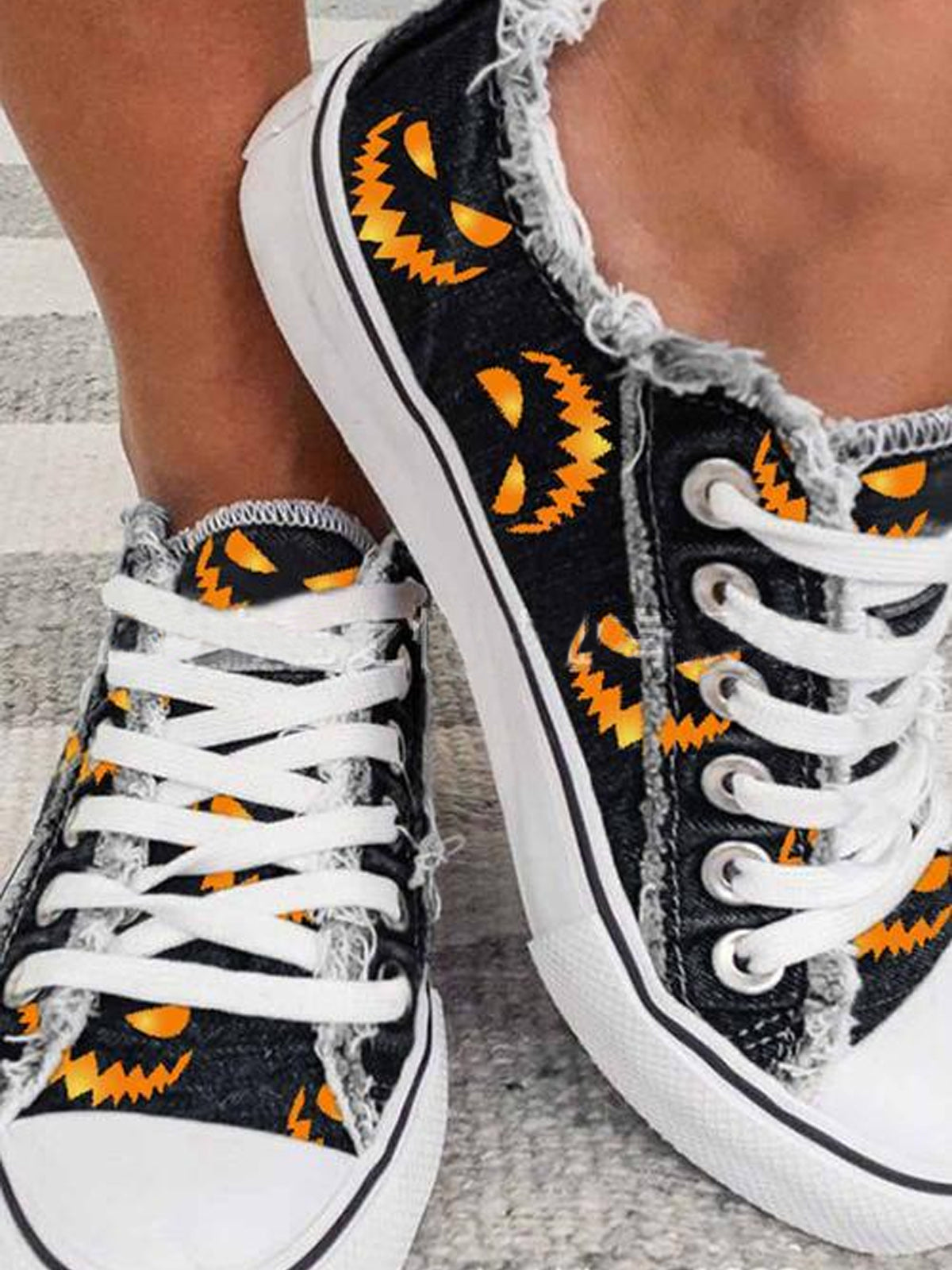 Halloween Jack Skellington Lace-up Canvas Sneakers-Move Position