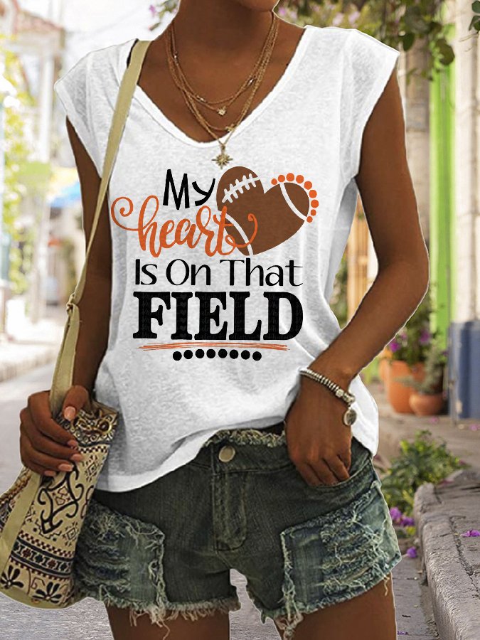 Women&#039;s My Heart Is On That Field Football Lover Sleeveless Tee-colinskeirs
