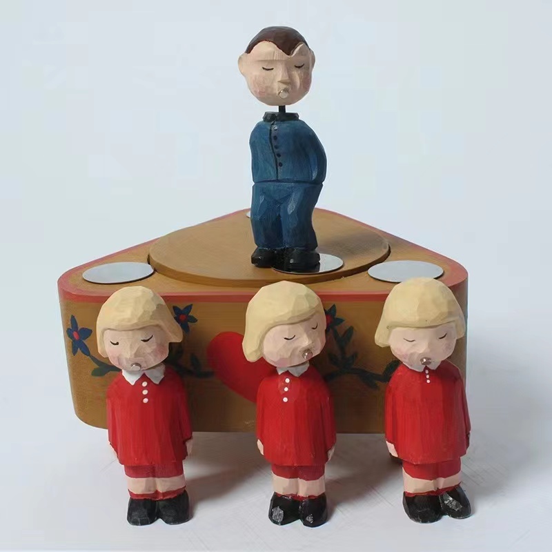 Three Kissing Girls/Boys Music Box