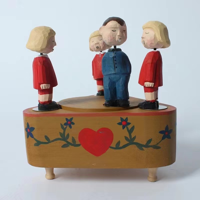 Three Kissing Girls/Boys Music Box