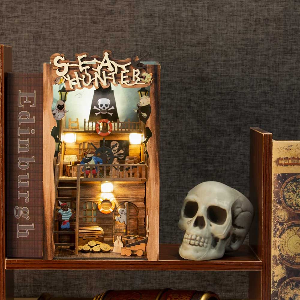 Pirate Captain Ghost Book House (3D Stereoscopic) - Halloween at Sea 2022