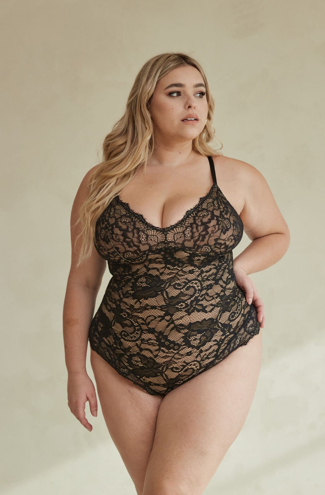 Shaping Lace Shapewear Bodysuit