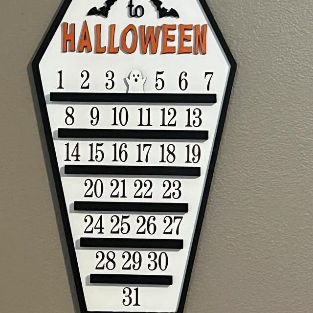 Countdown to Halloween calendar with moveable ghost