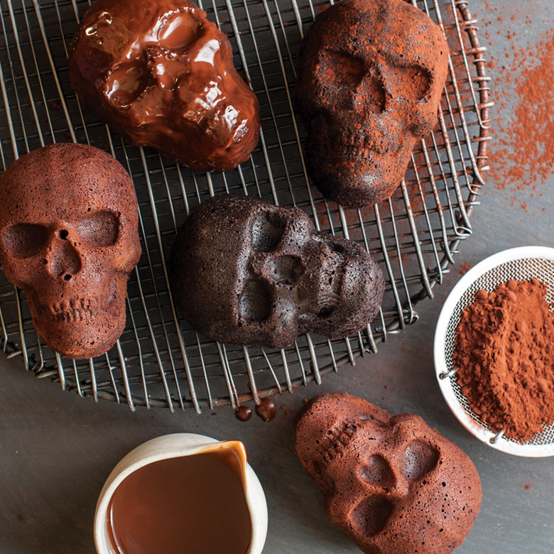 Horrible skull pizza cake mold