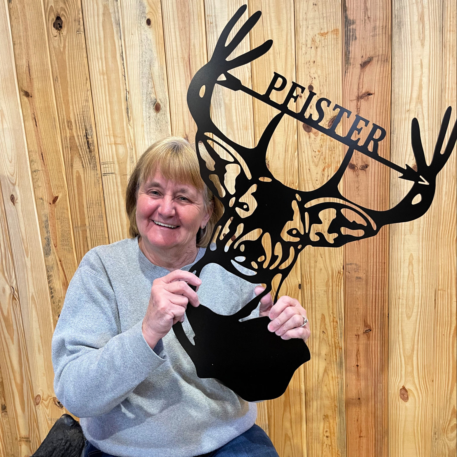 🦌 Personalized Deer Head + Arrow Decor