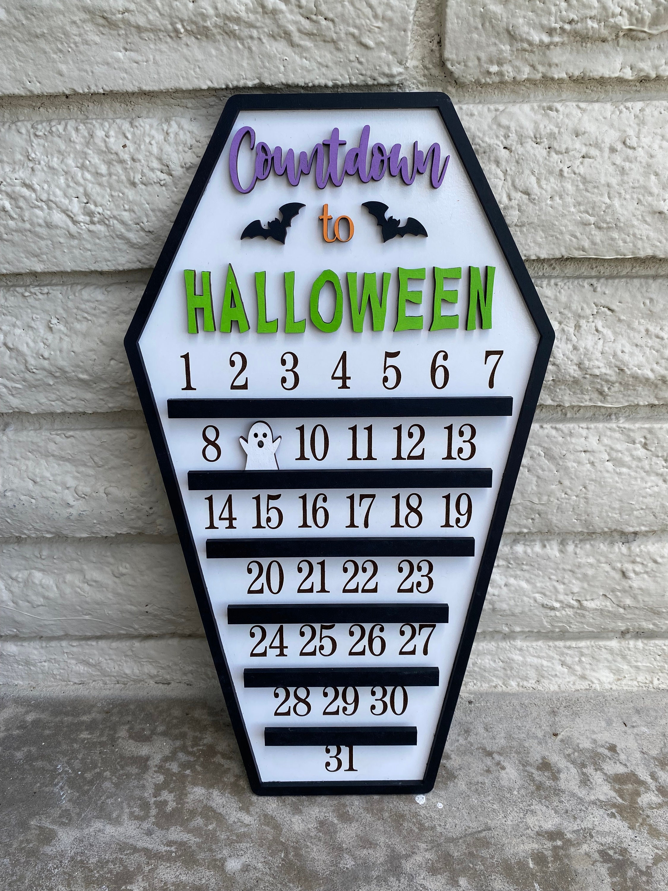 Countdown to Halloween calendar with moveable ghost