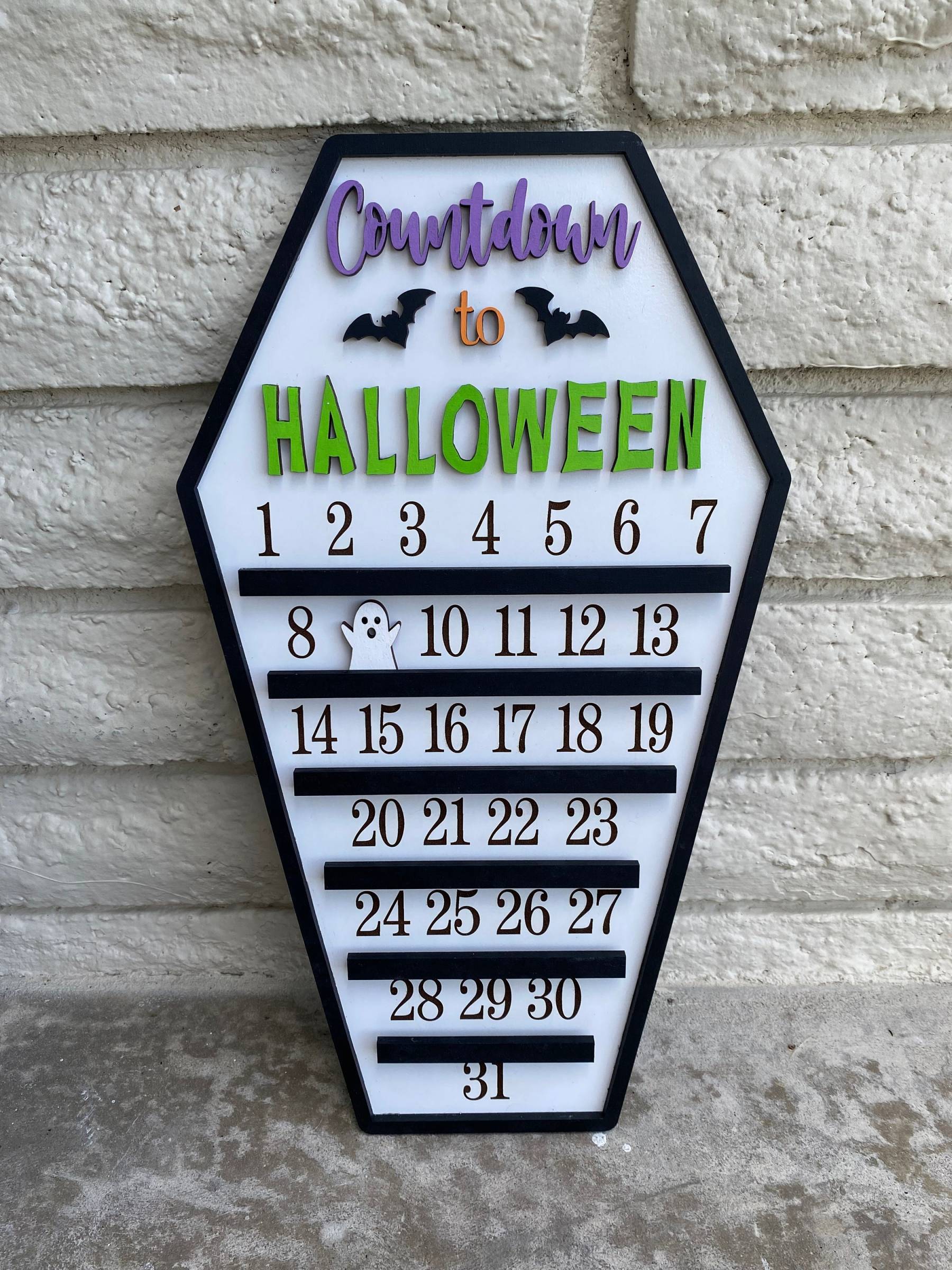 Countdown to Halloween calendar with moveable ghost