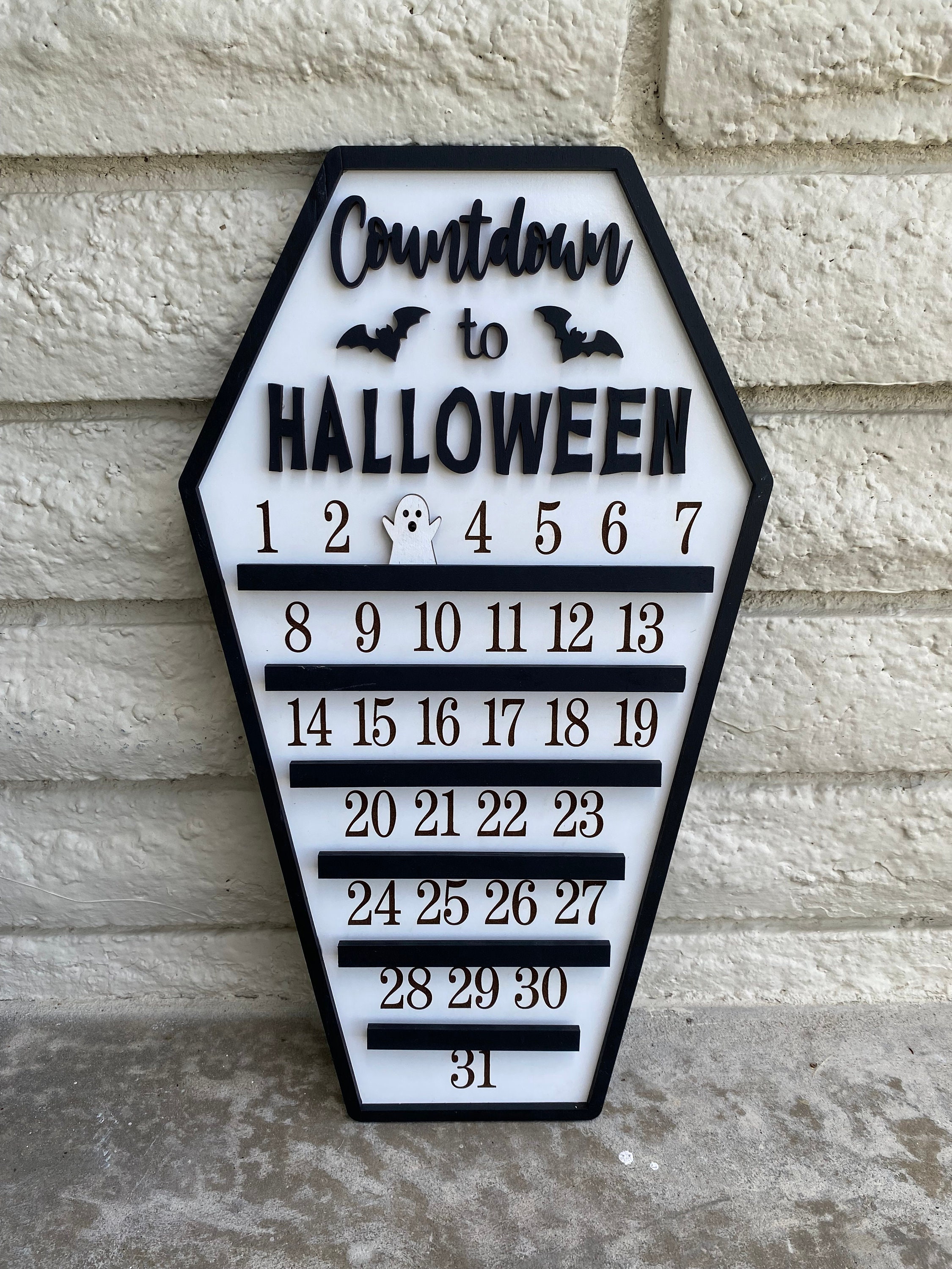 Countdown to Halloween calendar with moveable ghost