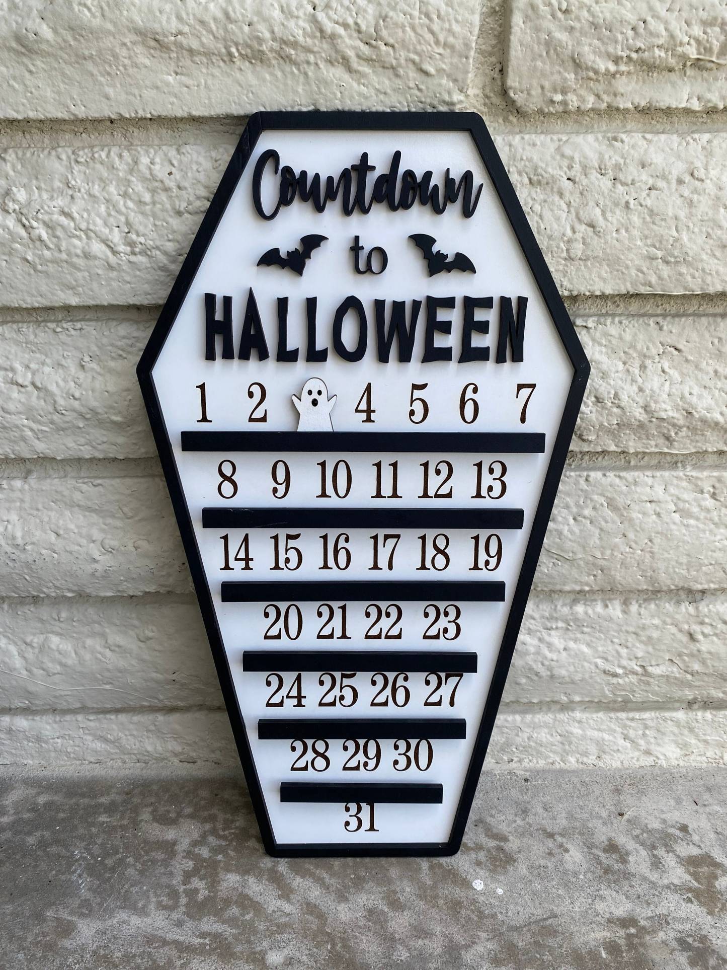 Countdown to Halloween calendar with moveable ghost