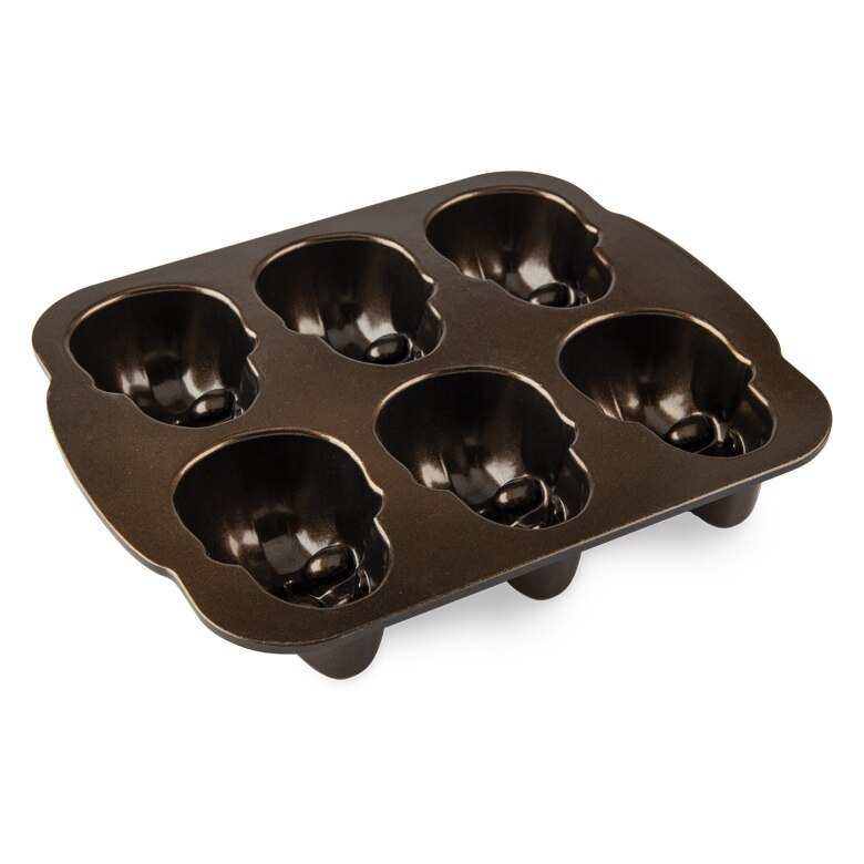 Horrible skull pizza cake mold