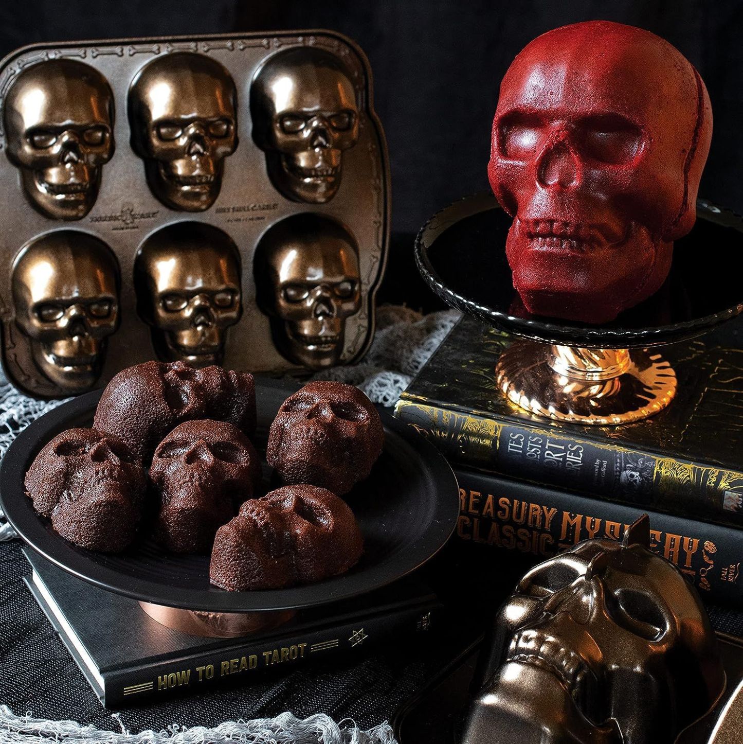 Horrible skull pizza cake mold