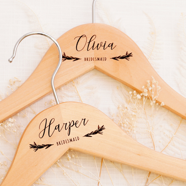 Personalized Wedding Hangers for Unique & Love | JNSDec01