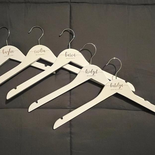 Personalized Wedding Hangers for Unique & Love | JNSDec01