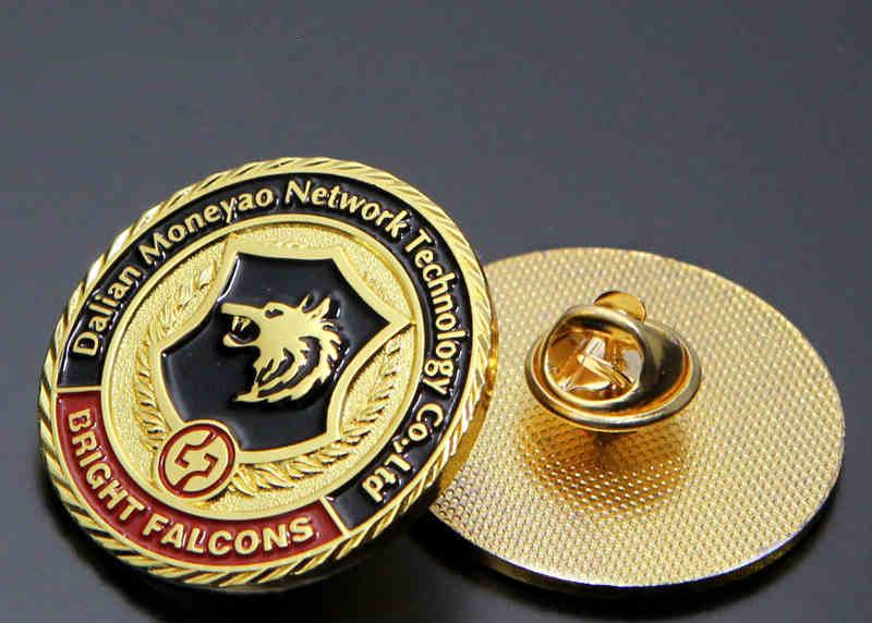 Factory Direct Sale Custom Die Struck Antique Metal Badge