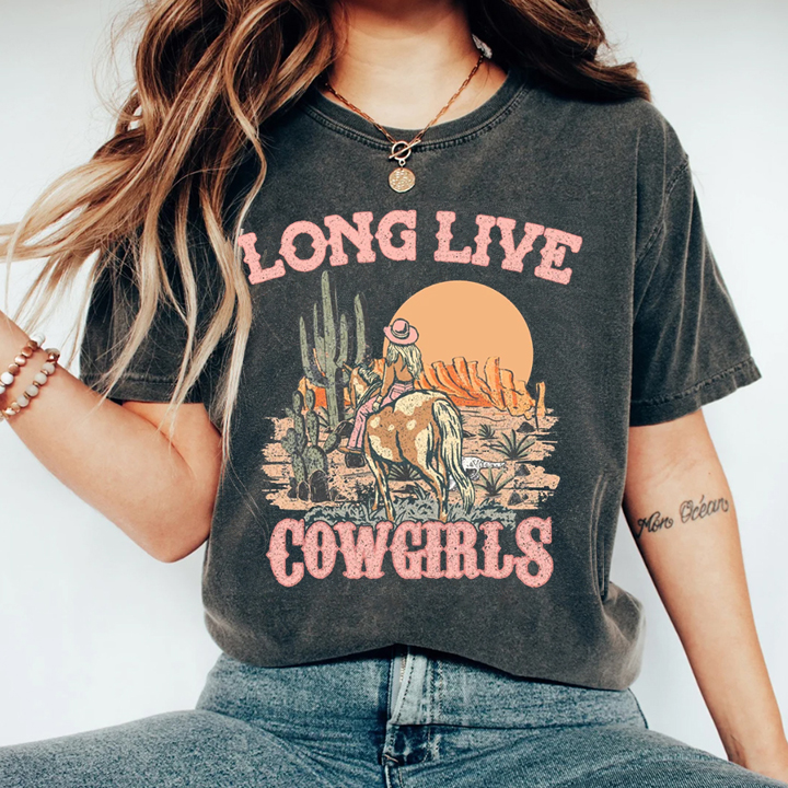 Love Cowgirls Color Comfort T-shirt