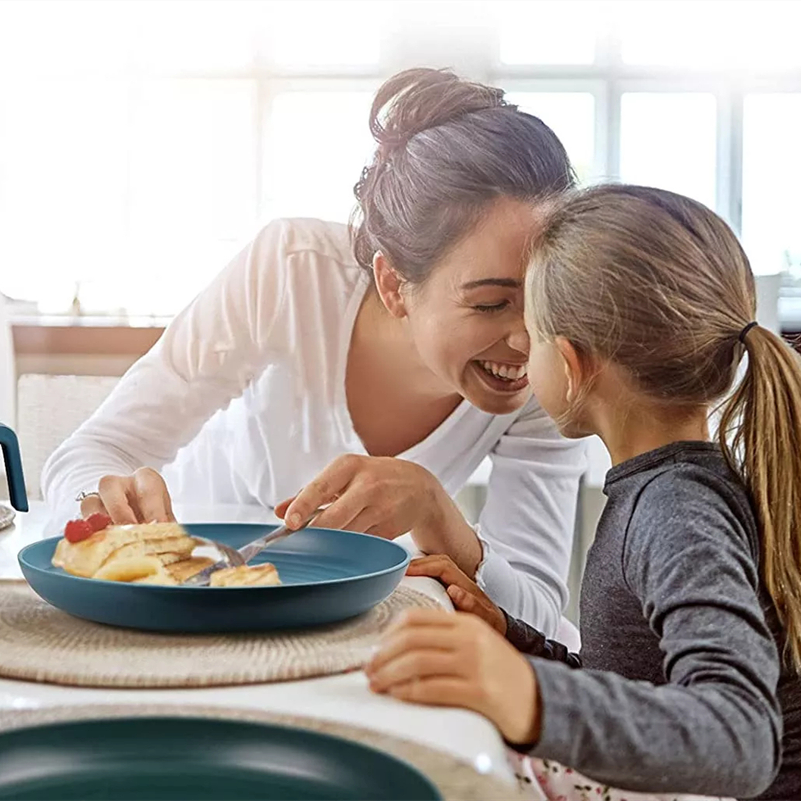 Shopwithgreen Lightweight & Unbreakable Plastic Dinnerware Sets - 16 PCS-shopwithgreen