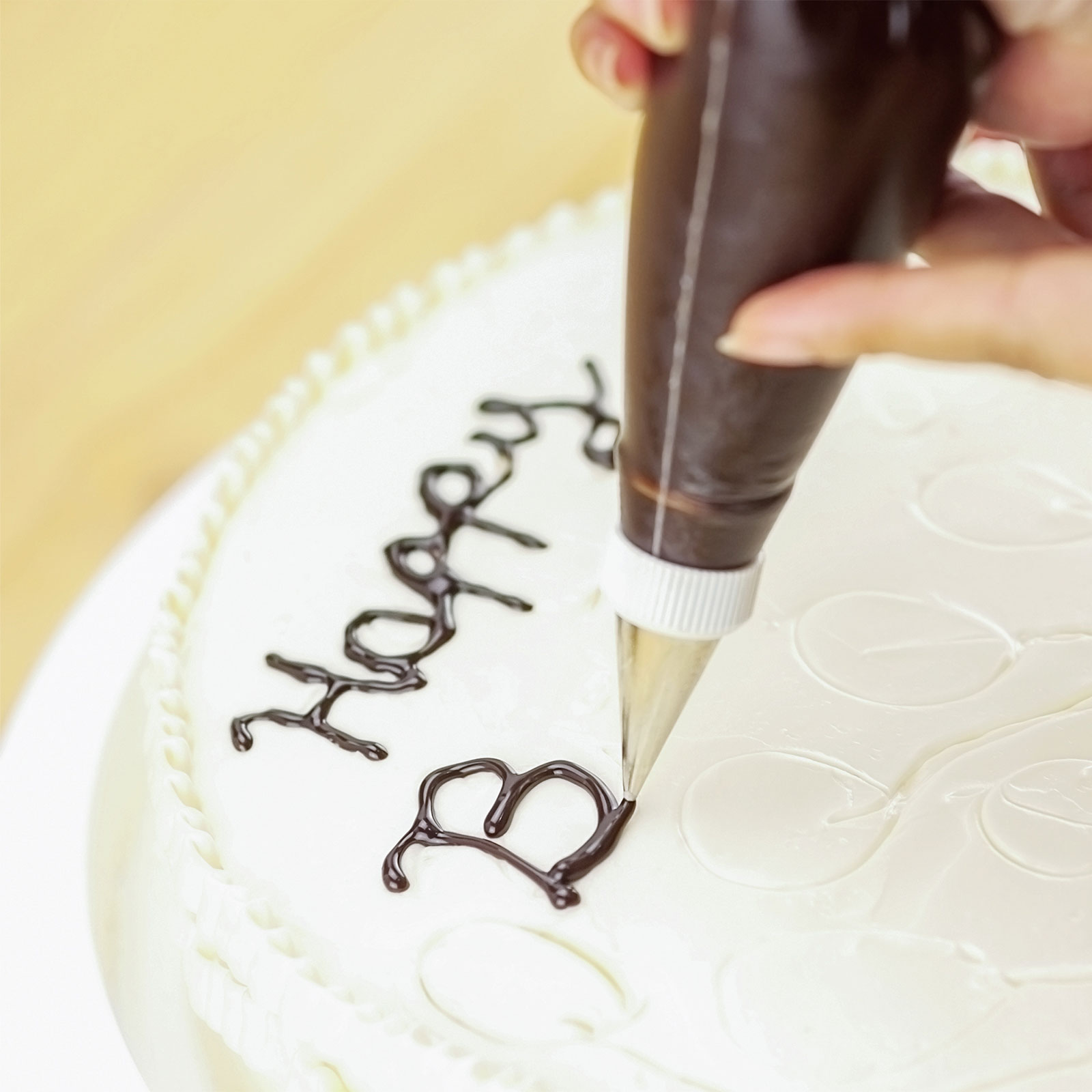 tools for cake decorating