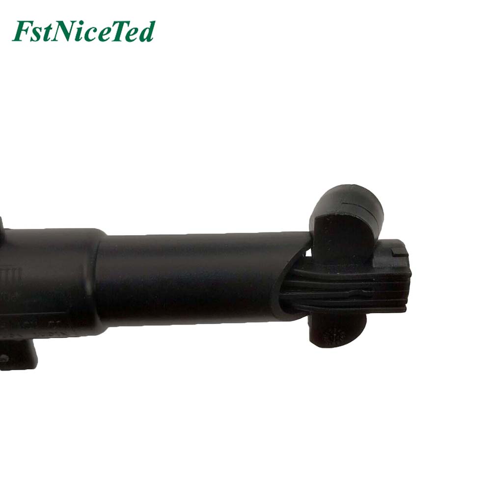 water gun right Apply to Bmw X3 F25 2011-2017 X4 F26 2014-2018   OE  6167 7357 002