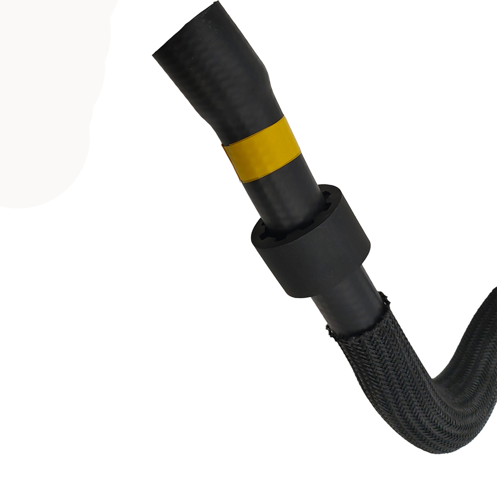 coolant hose Apply to Bmw 5 F10 2010-2016 Bmw 7 F02 2009-2015   OE  1712 7583 175