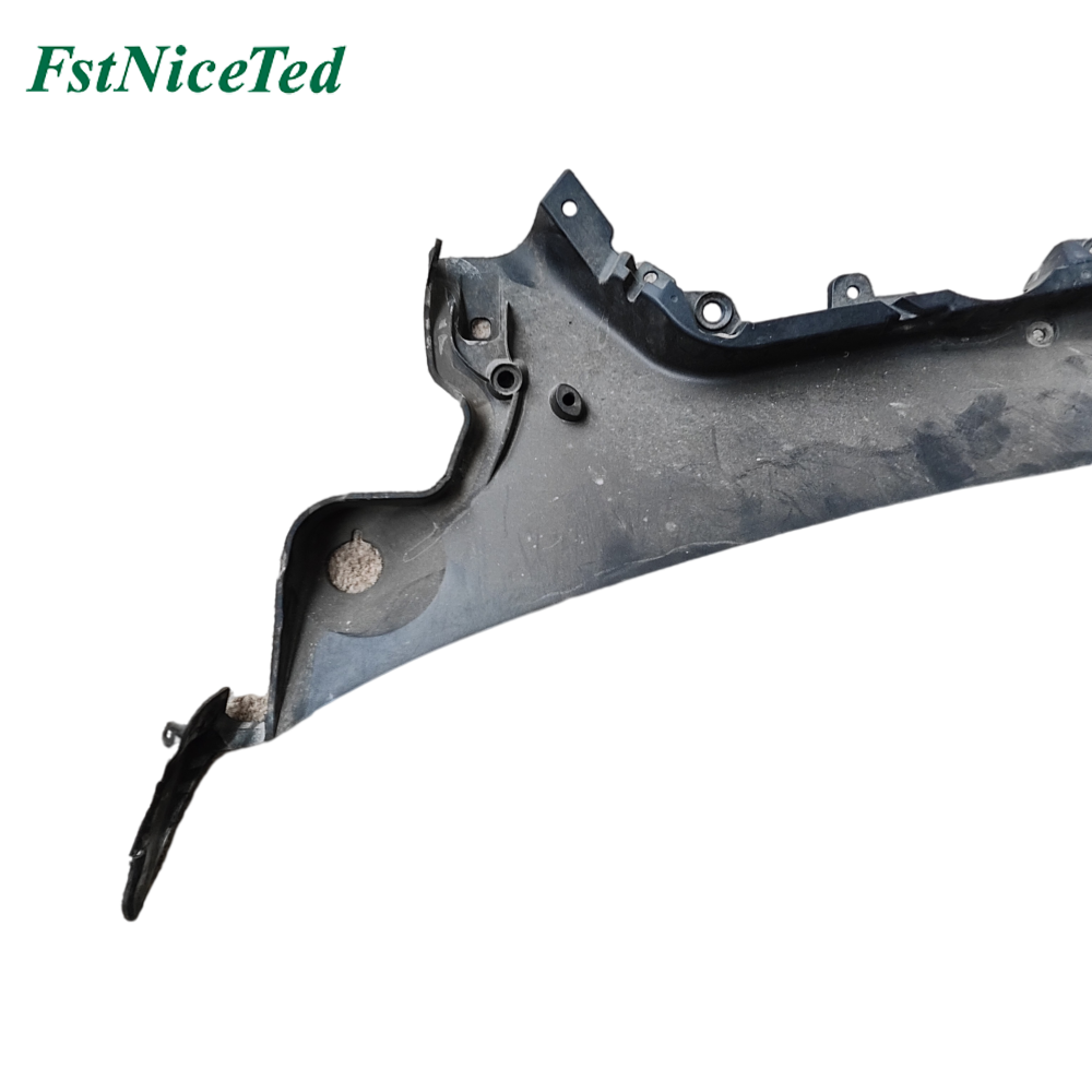 Wiper Diversion plate For Tesla Model 3 OE:1081676-00-G