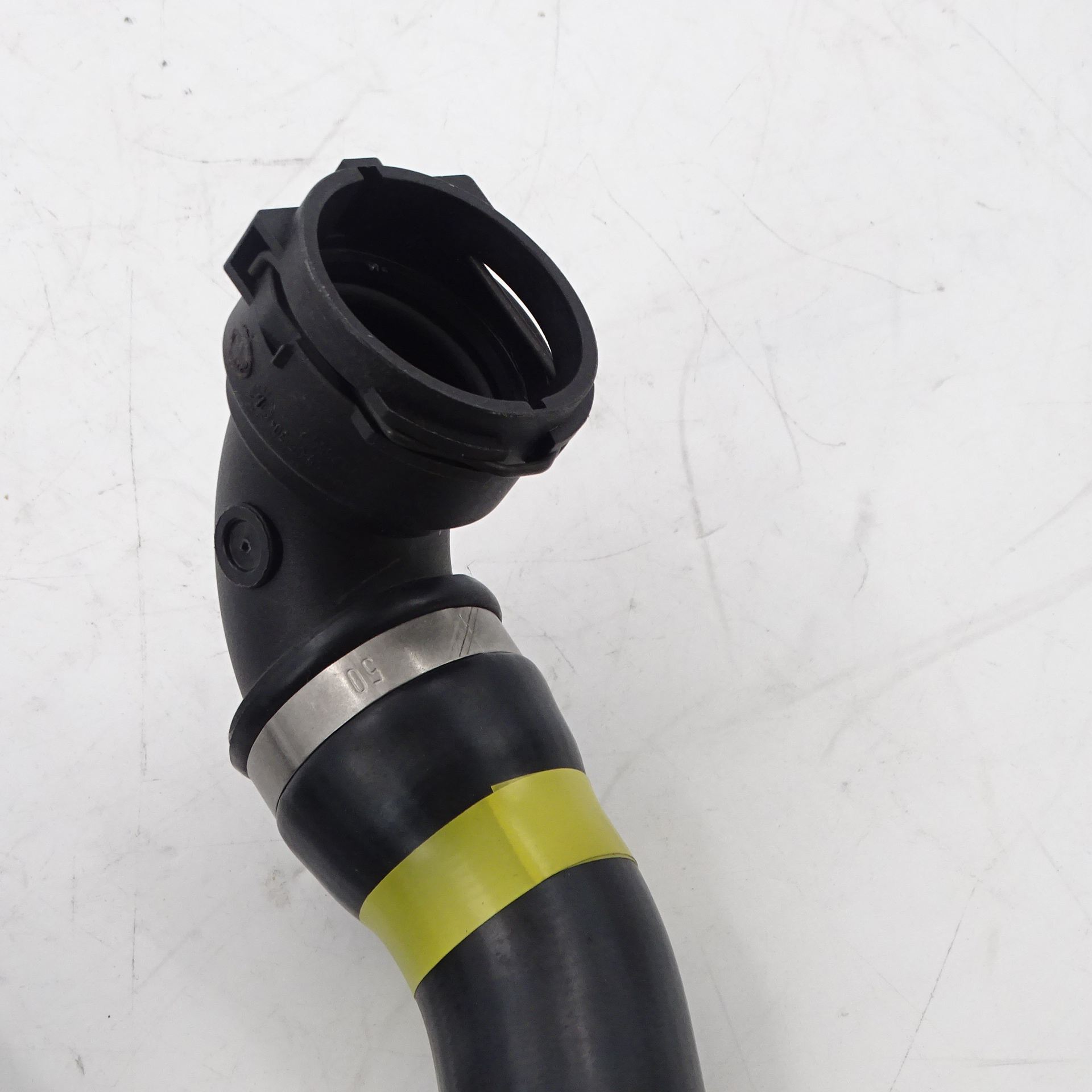 coolant hose Apply to Bmw 5 F10 2010-2016 Bmw 7 F01 2007-2012   OE  1712 7599 450