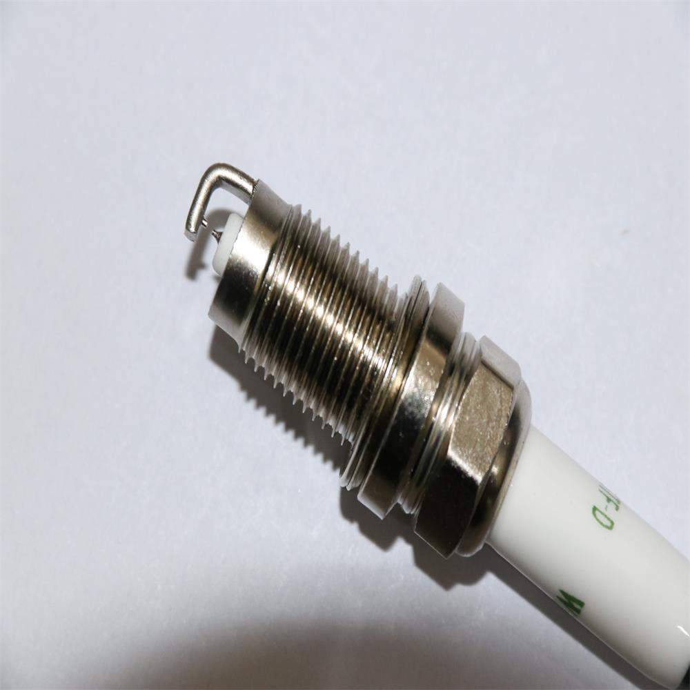 Double Iridium Spark Plug Apply to Bora Skoda Fabia SUPERB   OE  ZFR5EGP