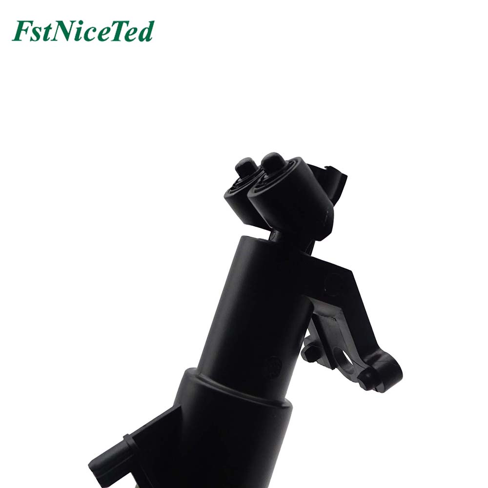 water gun right Apply to Benz W203 2004-2007   OE  203 860 0647