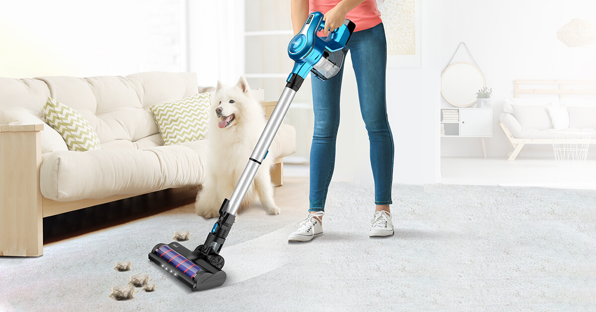 S6 stick vacuum works on the carpet and pick up pet hair
